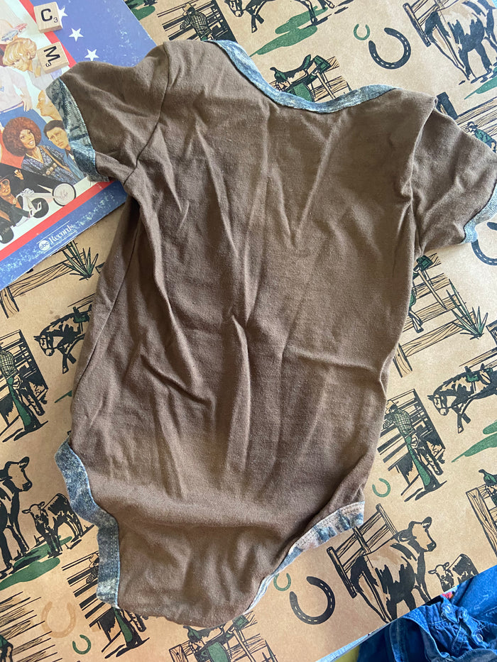 Pre-Loved Mossy Oak Daddy's Hunting Buddy Bodysuit *24 Months - Deer Creek Mercantile