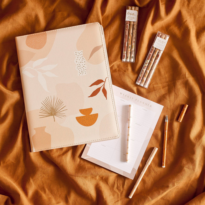 Sol-Notepads-Compendium-Pens-scatter-1_adca09f8-71de-4c72-8fbd-f355704aeecf.jpg