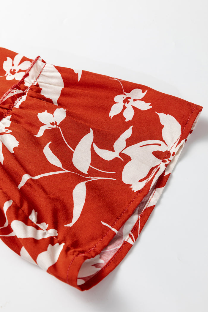 Robe courte rouge à imprimé floral bohème