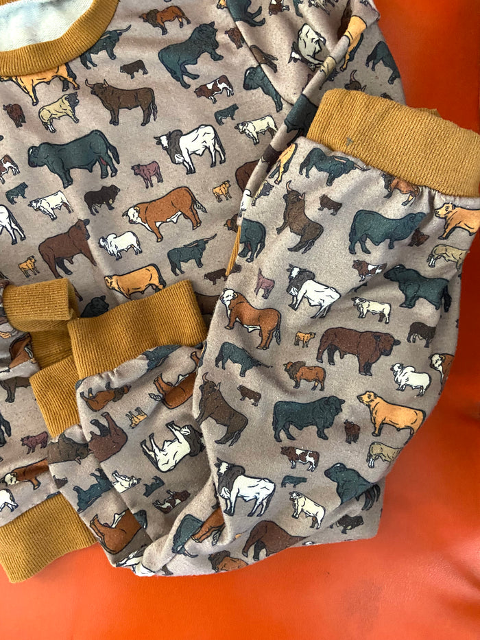Pre-Loved Cow Lounge Set, 18-24 Months - Deer Creek Mercantile