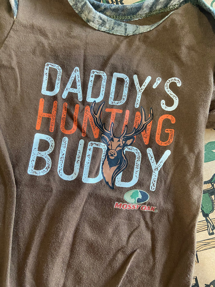 Pre-Loved Mossy Oak Daddy's Hunting Buddy Bodysuit *24 Months - Deer Creek Mercantile
