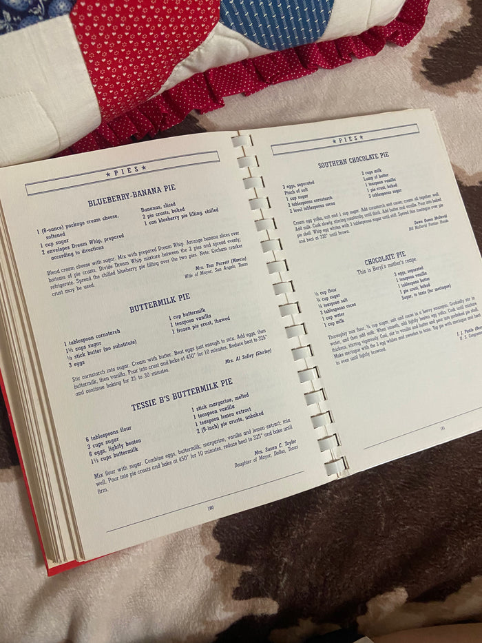 Vintage Texas Celebrity 1986 Sesquicentennial Cookbook - Deer Creek Mercantile