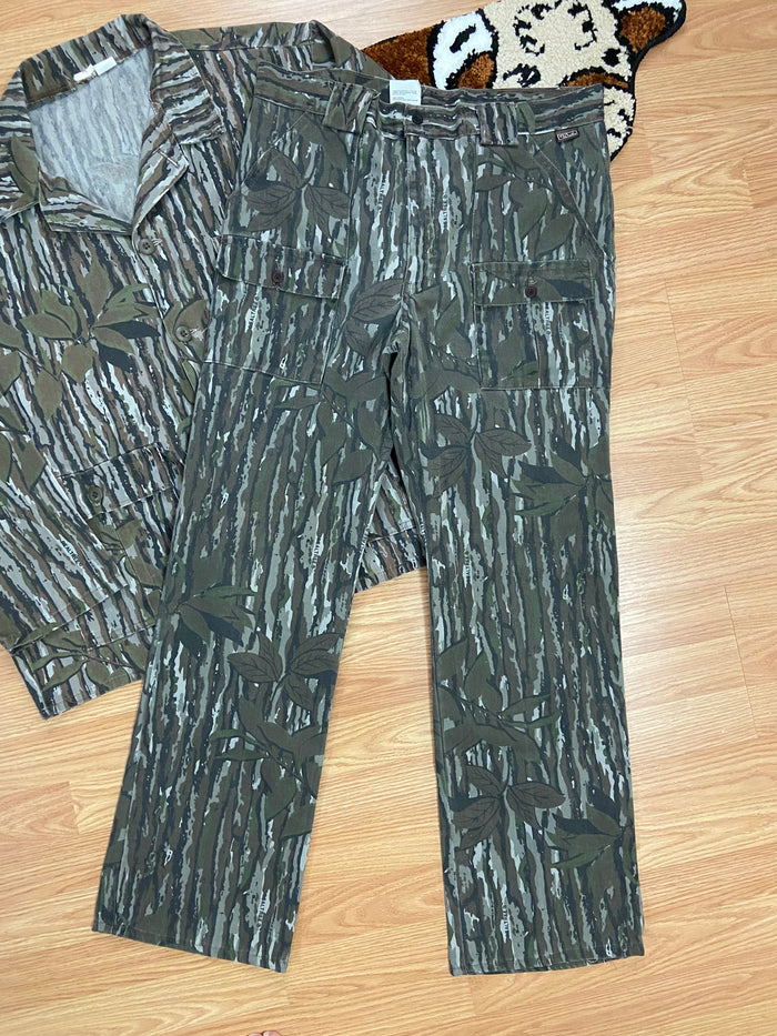 Vintage 1990s USA Made Walls x Realtree Camo Hunting Pant & Shirt Set - Deer Creek Mercantile