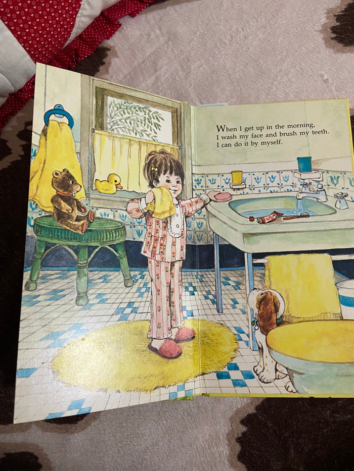 Vintage A Golden Sturdy Book, I Can Do It By Myself, 1981 - Deer Creek Mercantile