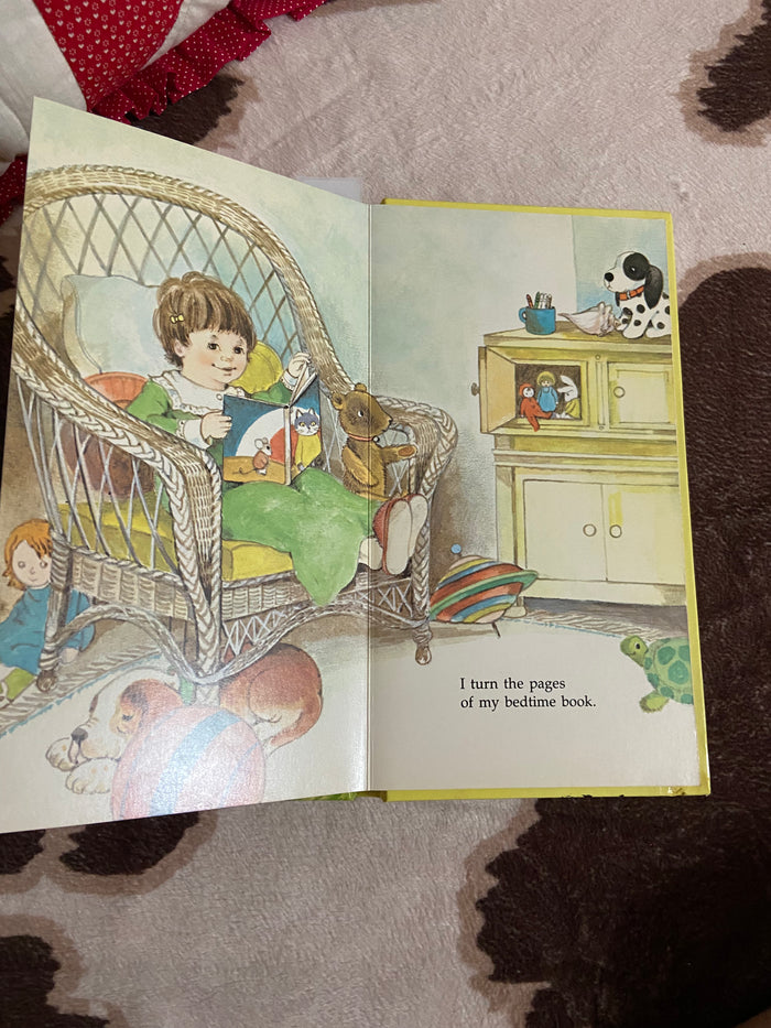 Vintage A Golden Sturdy Book, I Can Do It By Myself, 1981 - Deer Creek Mercantile