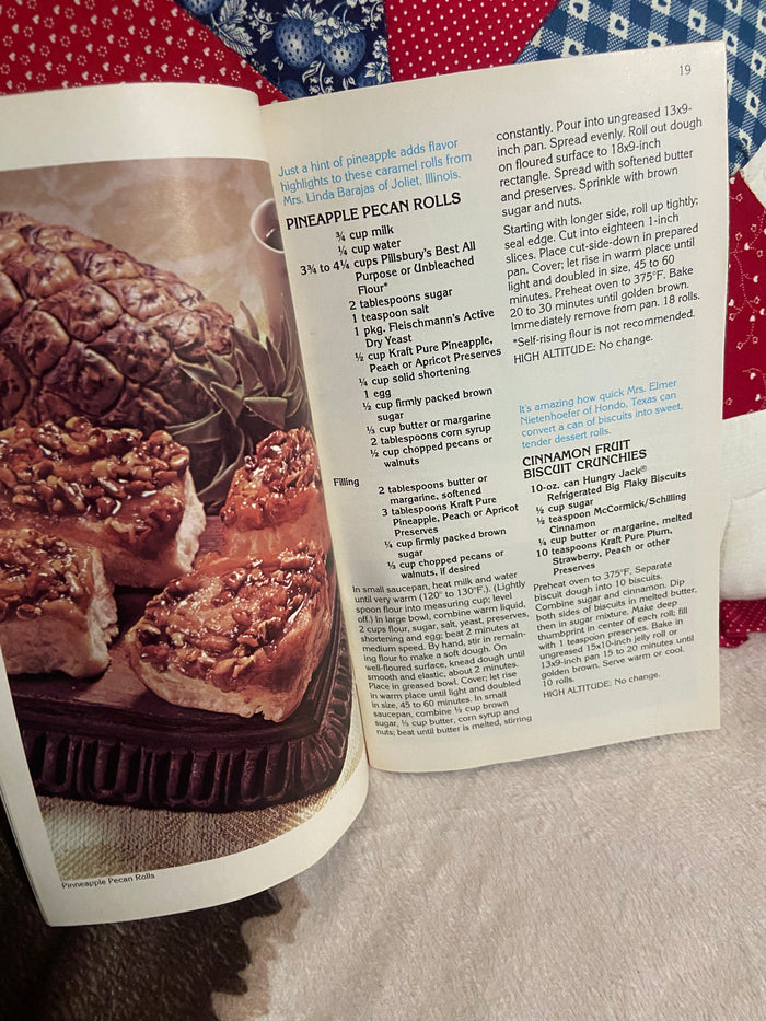 Vintage Grocery Store Booklet: Pilsbury America's Bake Off Cookbook, 1977 - Deer Creek Mercantile