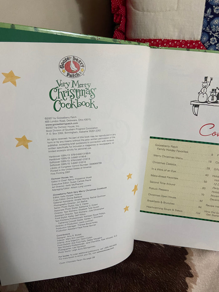 Vintage Gooseberry Patch, Very Merry Christmas Cookbook, 2007 - Deer Creek Mercantile
