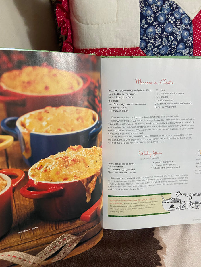 Vintage Gooseberry Patch, Very Merry Christmas Cookbook, 2007 - Deer Creek Mercantile
