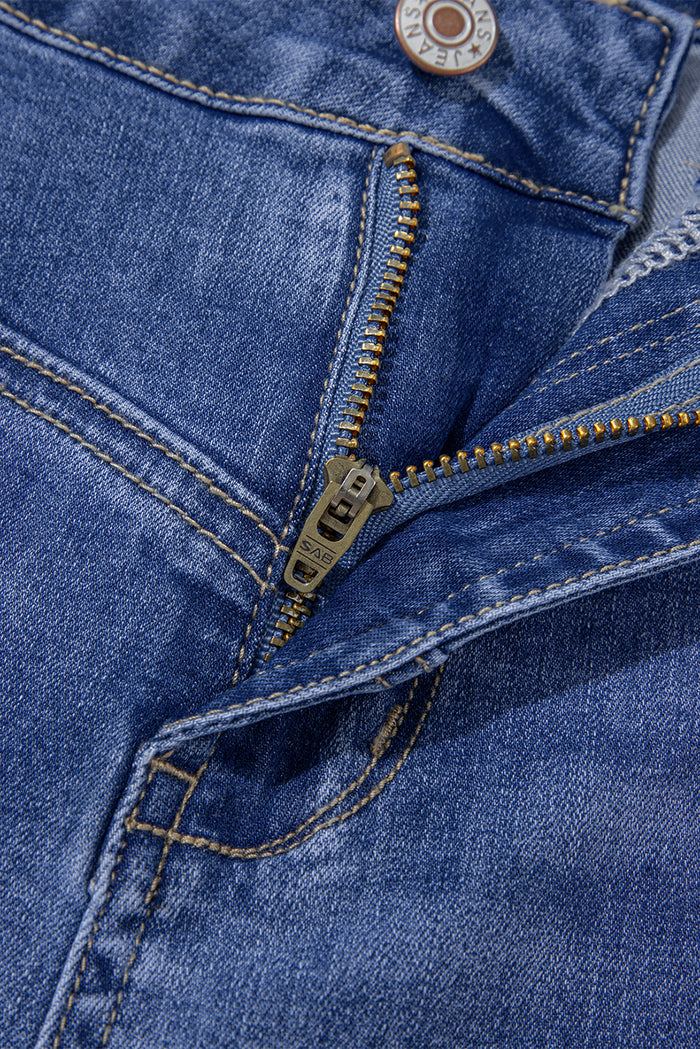 Beau jean sur mesure avec coutures originales