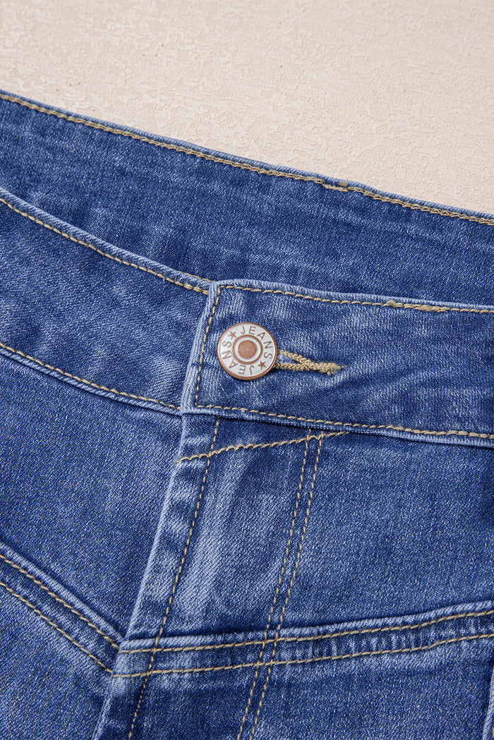 Beau jean sur mesure avec coutures originales