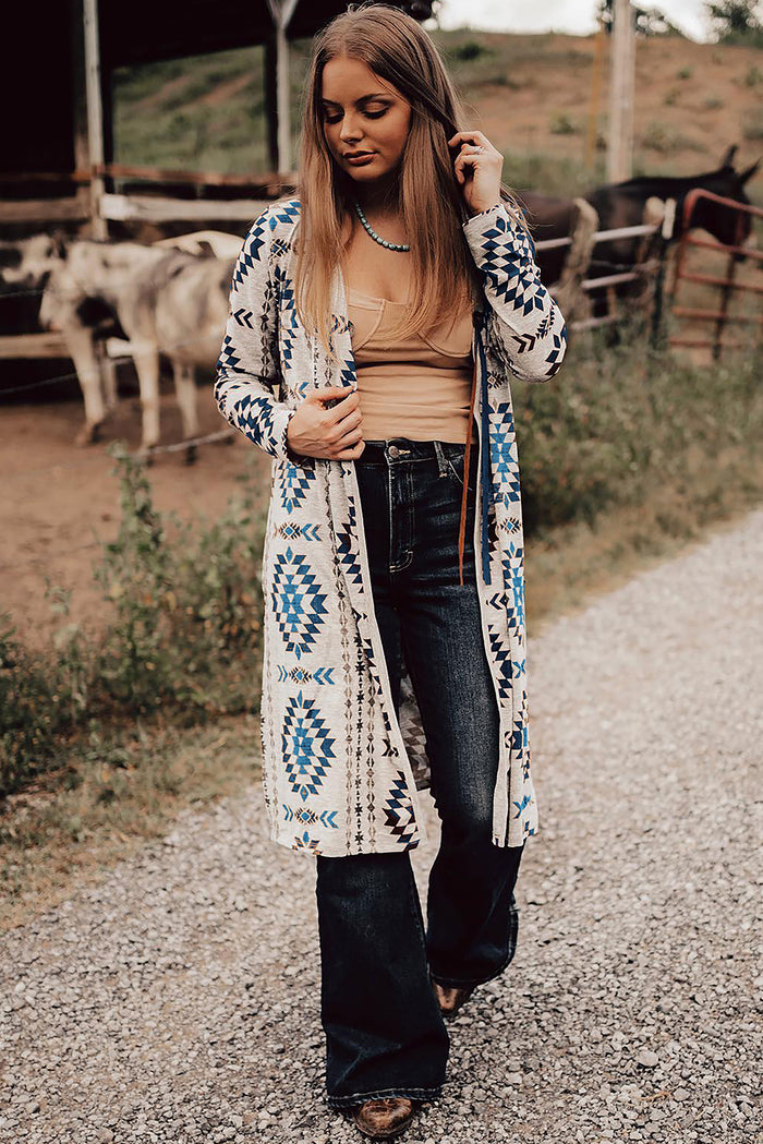 Cardigan long ouvert sur le devant imprimé aztèque occidental bleu ciel-A WOMAN WE LOVE