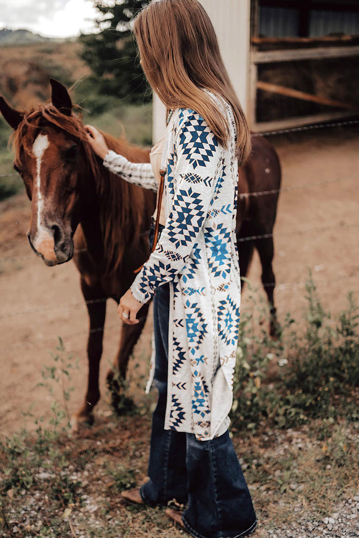 Cardigan long ouvert sur le devant imprimé aztèque occidental bleu ciel-A WOMAN WE LOVE