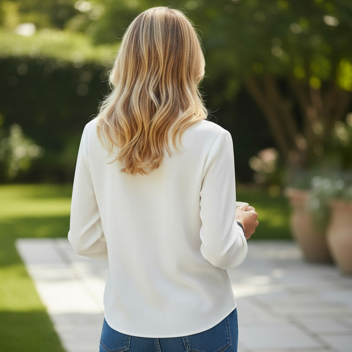Chemisier élégant blanc texturé à col en V  *
