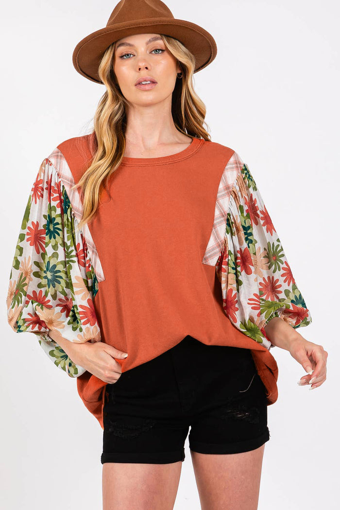 Chemisier patchwork à manches bouffantes et col rond à fleurs Desert Gold-A WOMAN WE LOVE