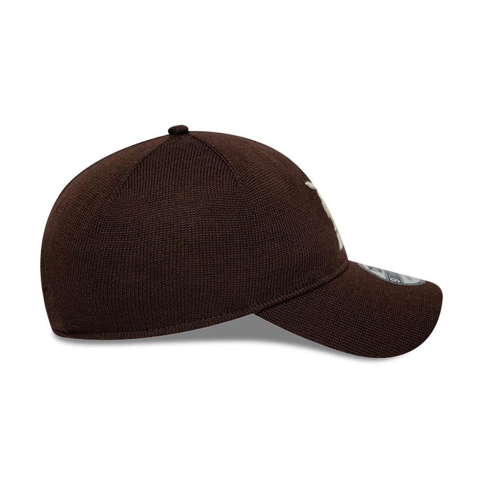 Pictured is this MLB Merino Wool Detroit Tigers 9TWENTY cap in dark brown. 6