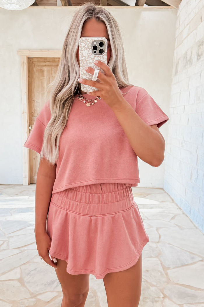Ensemble 2 pièces t-shirt court et jupe-short taille haute à volants Blossom-A WOMAN WE LOVE