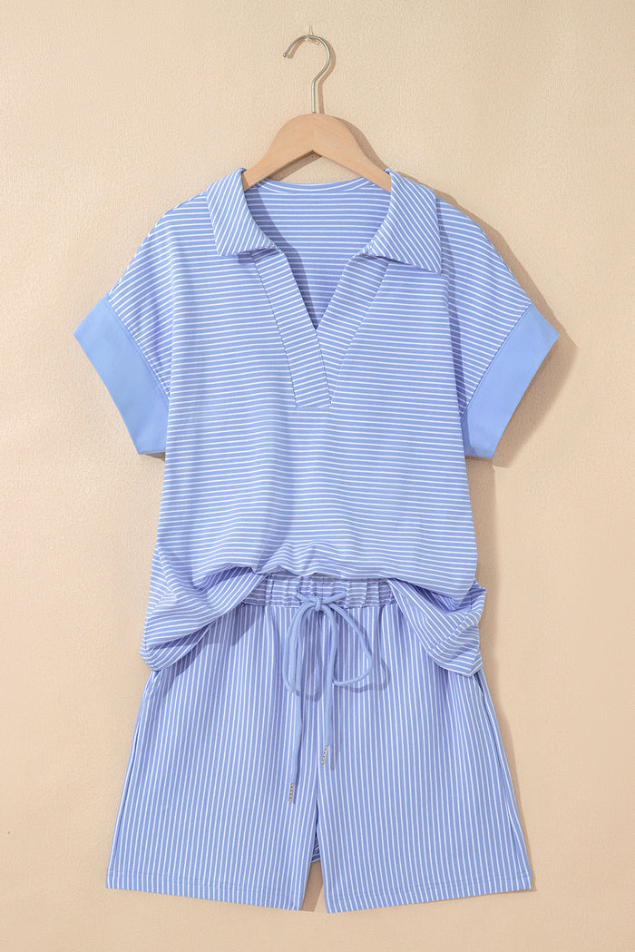 Ensemble polo à manches chauve-souris et short à cordon de serrage bleu ciel à rayures