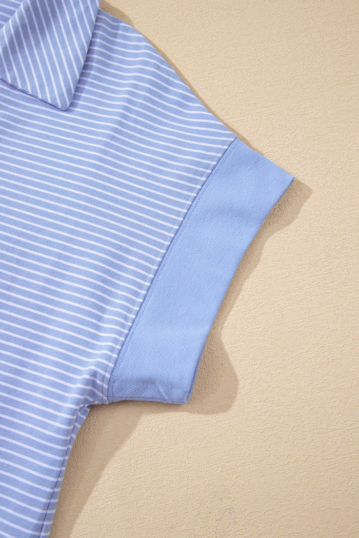 Ensemble polo à manches chauve-souris et short à cordon de serrage bleu ciel à rayures