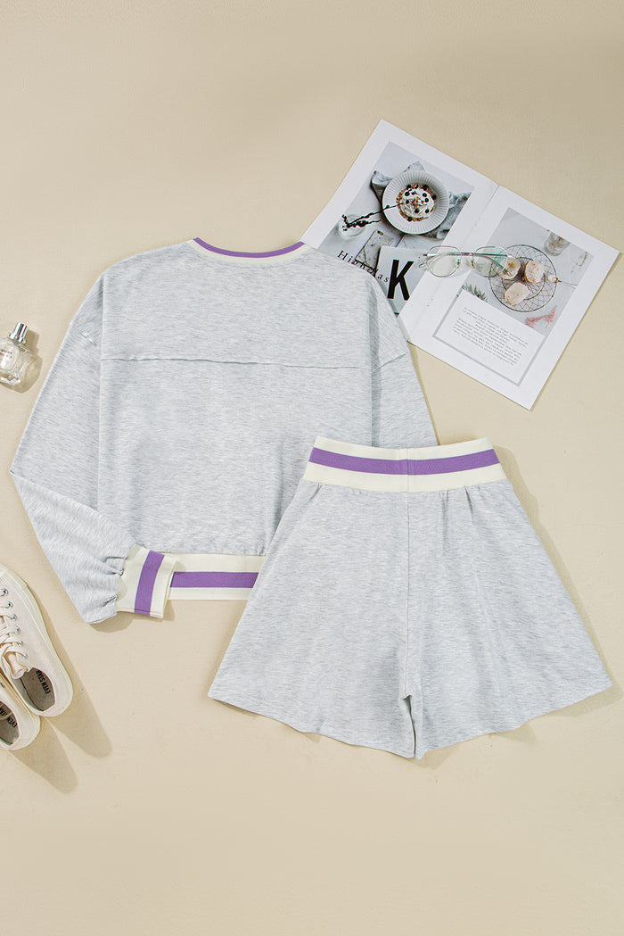 Ensemble pull court et short athlétique gris clair à bandes rayées contrastées