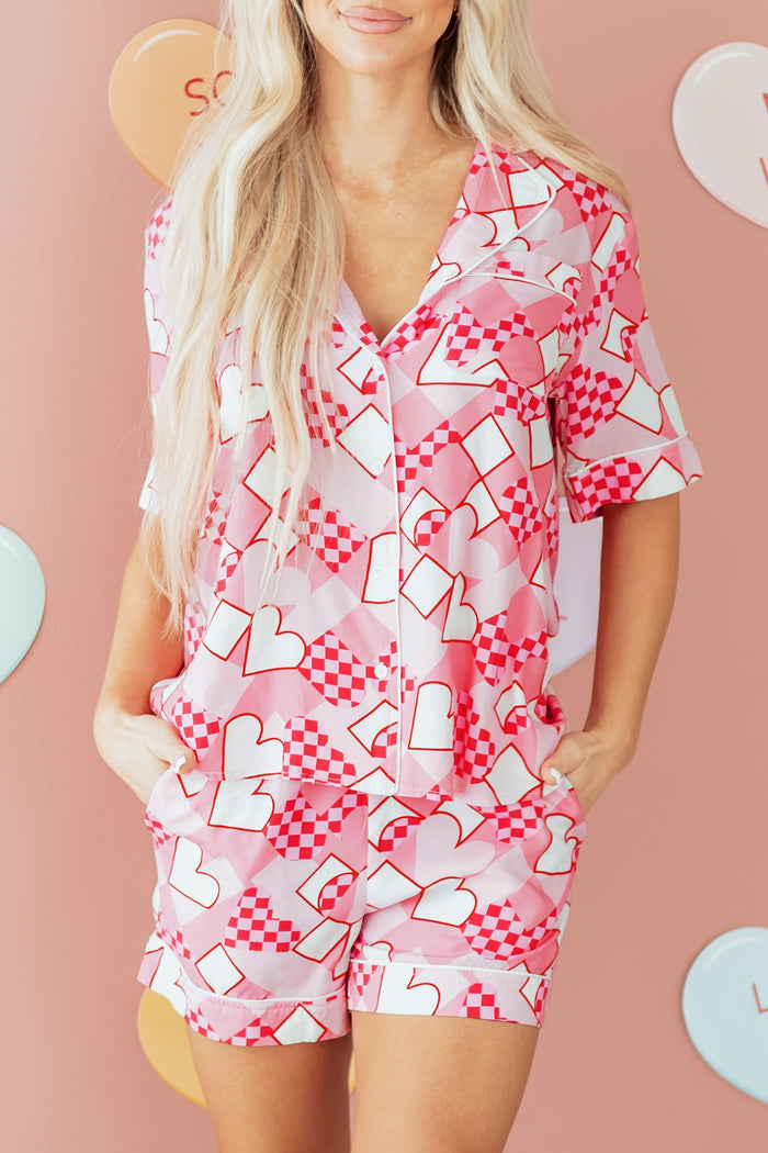 Ensemble pyjama court en soie style chemise à imprimé cœur rose