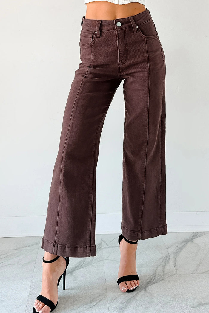 Jean court à jambe large et couture unie en bois de santal rouge