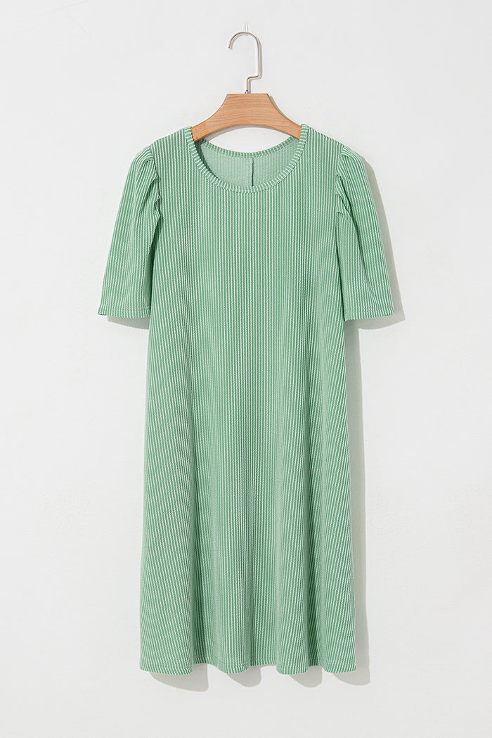 Mini-robe droite en tricot côtelé à col rond *