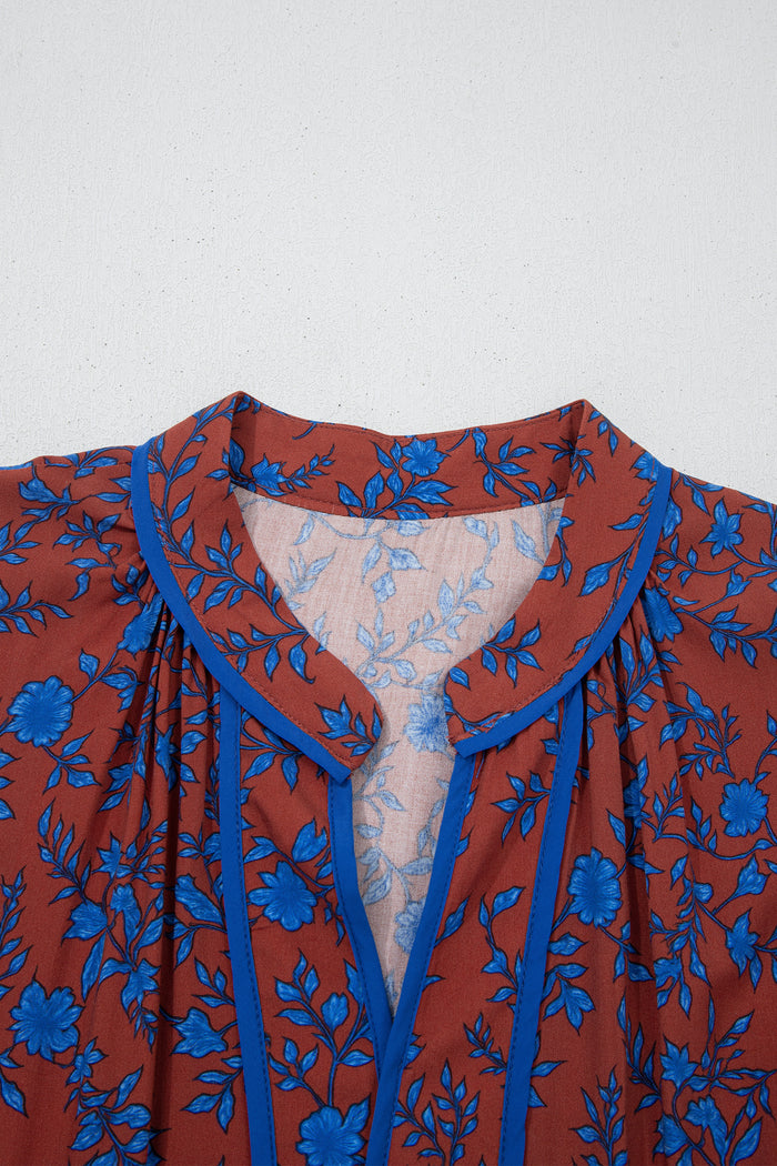 Robe ample à fleurs marron à manches 3/4 bouffantes