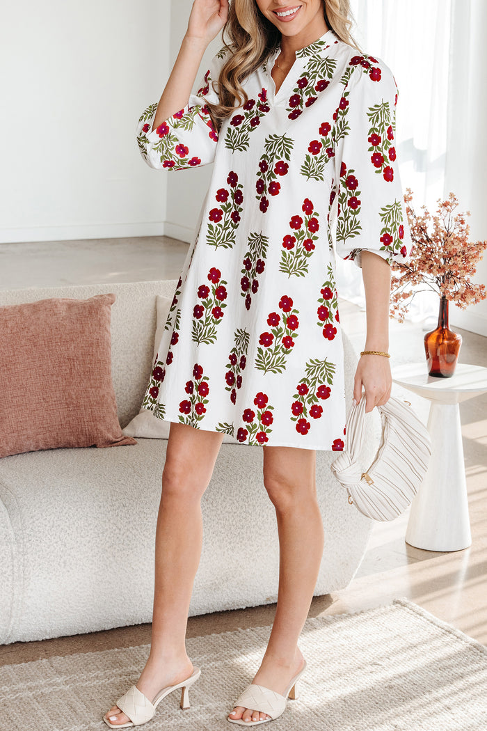 Robe courte ample blanche à imprimé floral