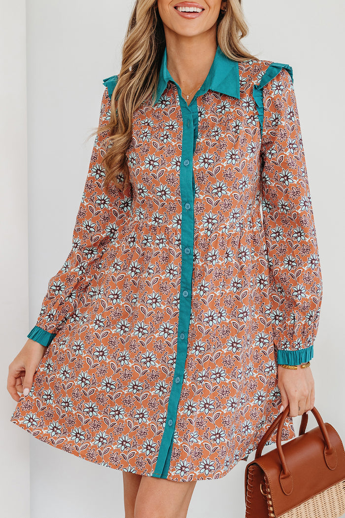 Robe courte chemise orange bohème à col contrastant et imprimé floral.