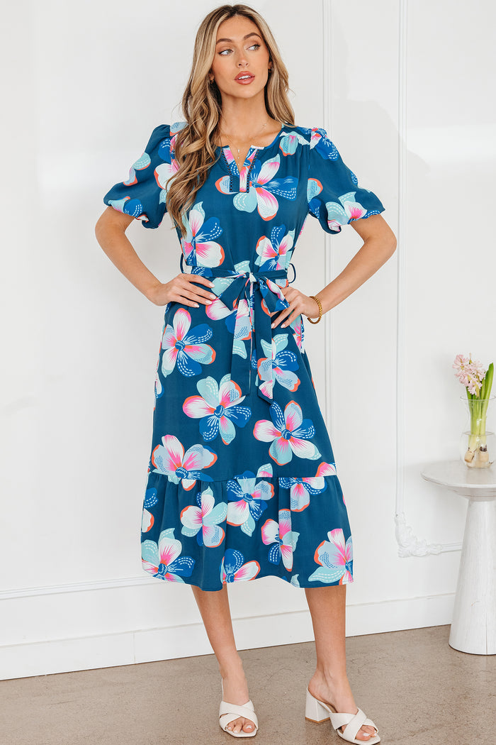 Robe longue bleue à imprimé floral, manches bouffantes courtes
