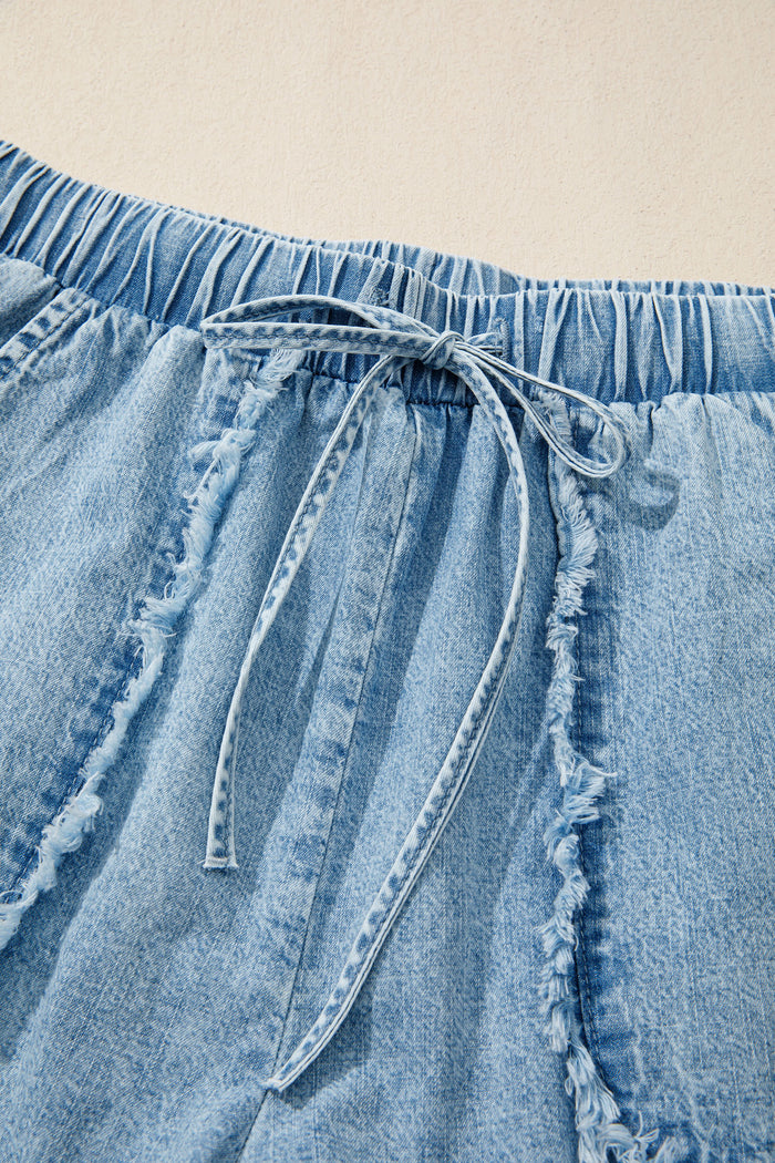 Short en jean décontracté à bords effilochés
