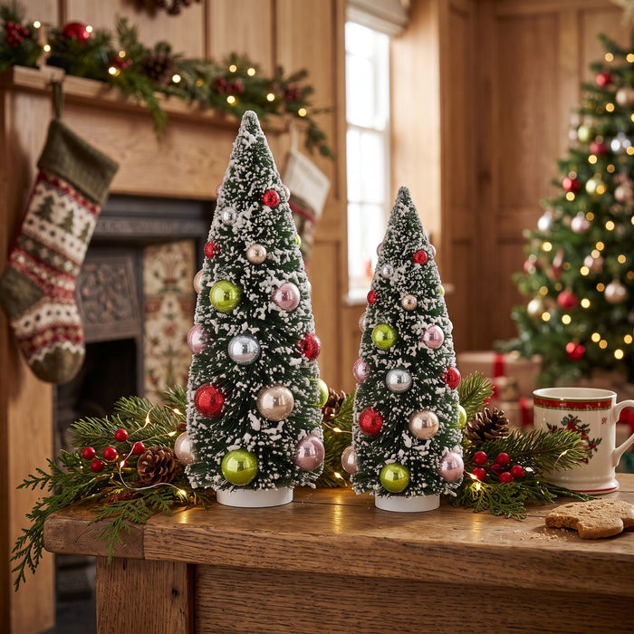 XMAS- Set Kerstdecoratie – LED Gingerbread Snoephuisje & 2 Groene Kerstboompjes – 31 en 23 cm – Kerstversiering